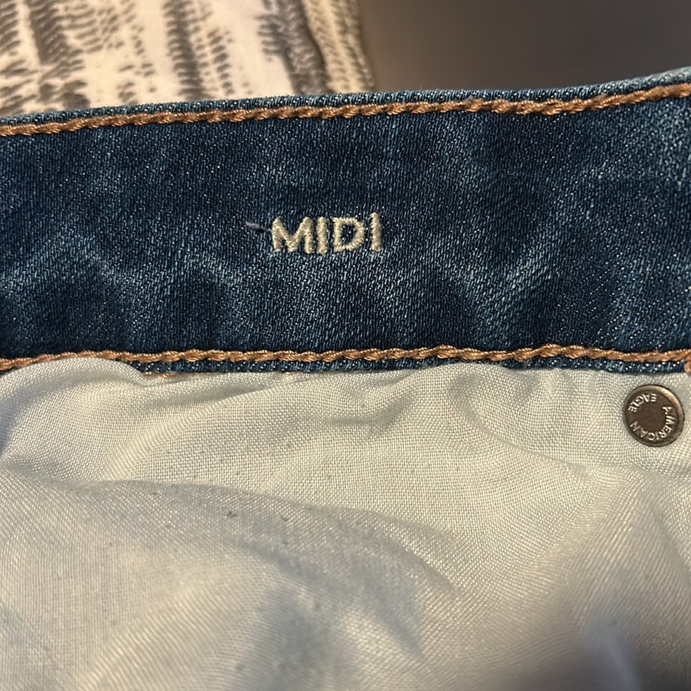 American Eagle The Dream Short Midi Denim Shorts Stretch Womens Size 4 - Picture 7 of 7